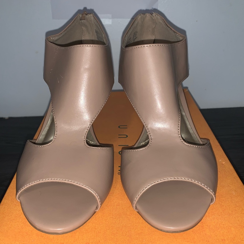 Dexflex Comfort Logan Heels